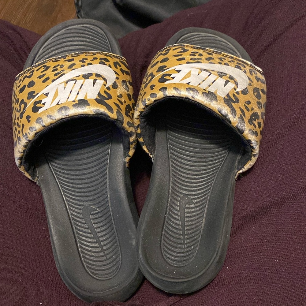 Nike women’s used slides size7